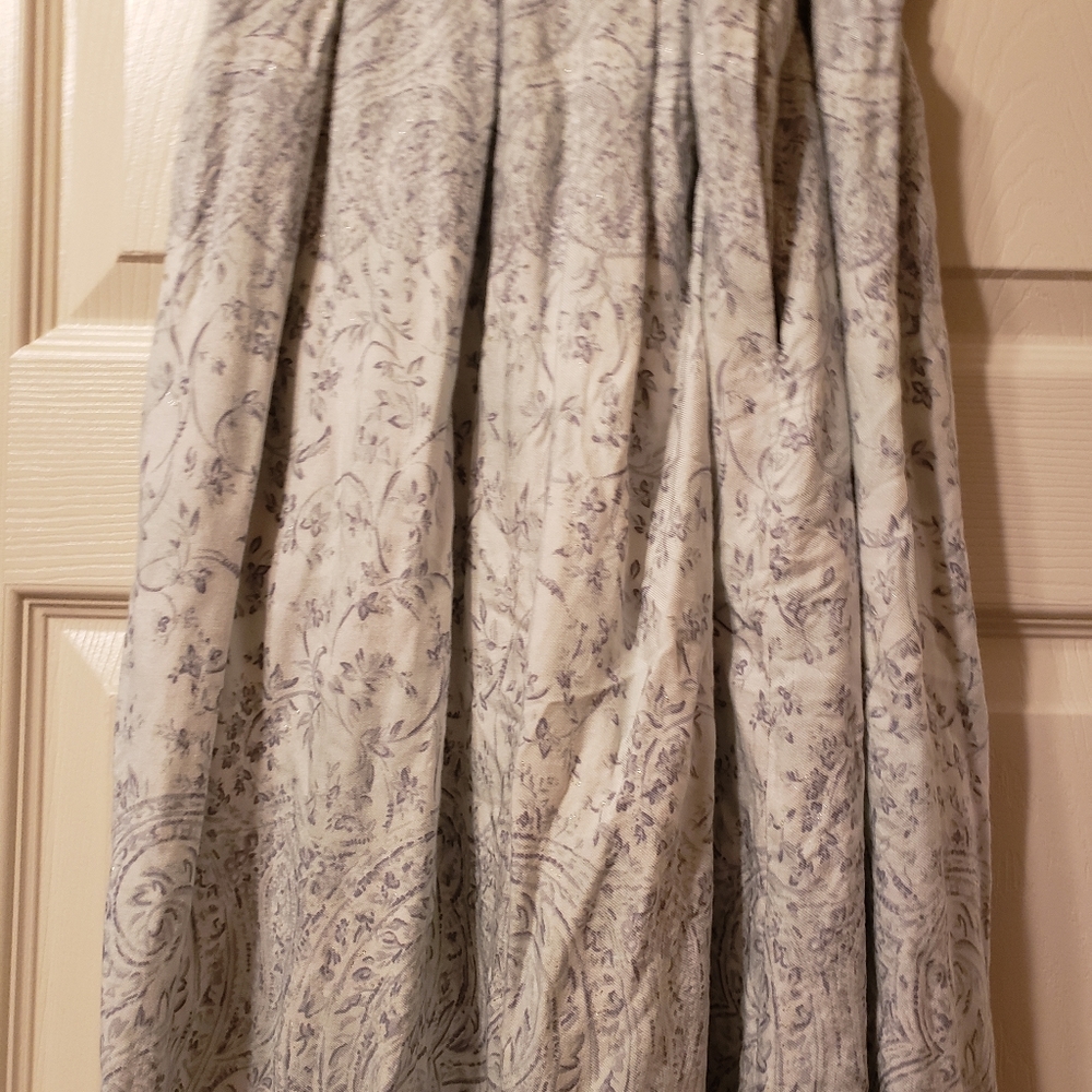 Woman's light green size 18 skirts